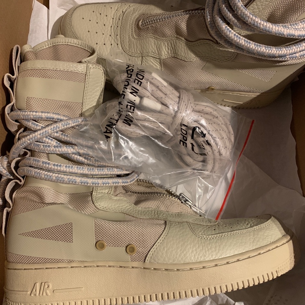 ❌Sold❌ Nike SF Air Force 1 Hi Rattan AA1128-200 - Picture 2 of 8
